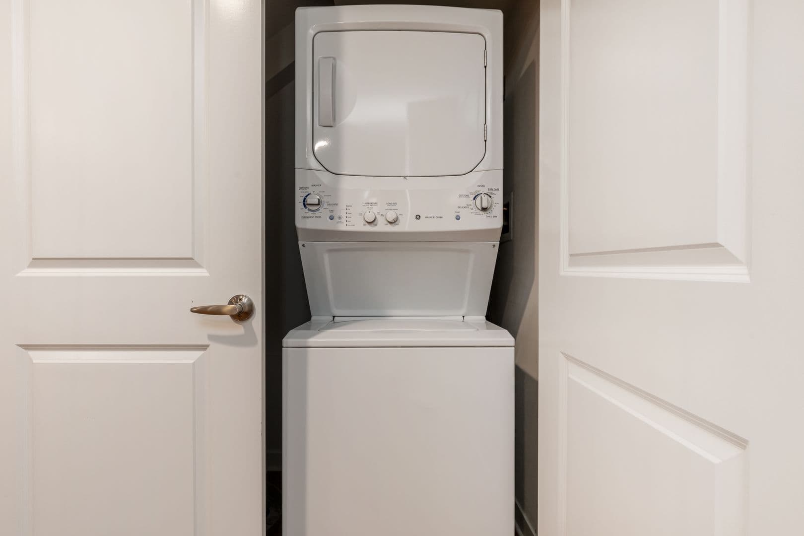 Philadelphia Townhome: 1221 Mt Vernon St