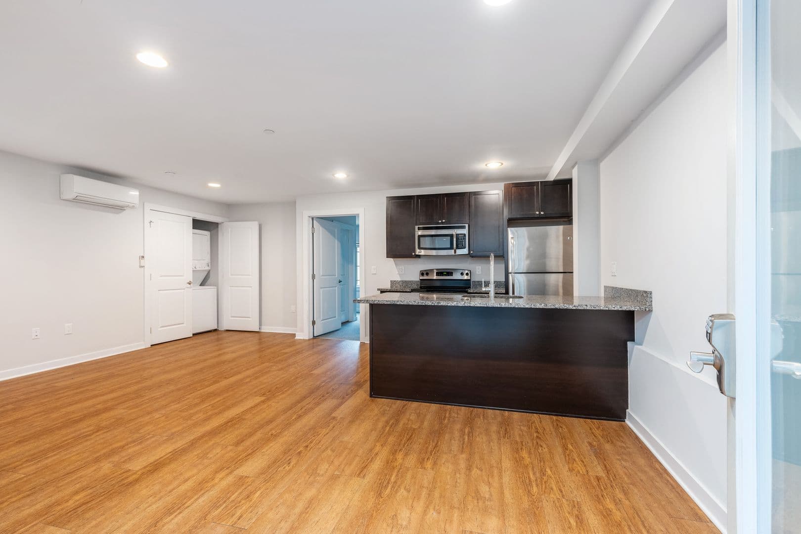 Philadelphia Townhome: 1221 Mt Vernon St
