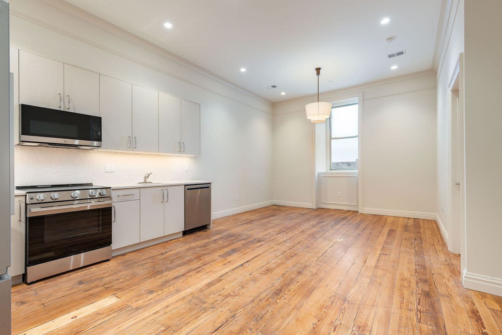 Philadelphia Apartment: 814 North Broad Street