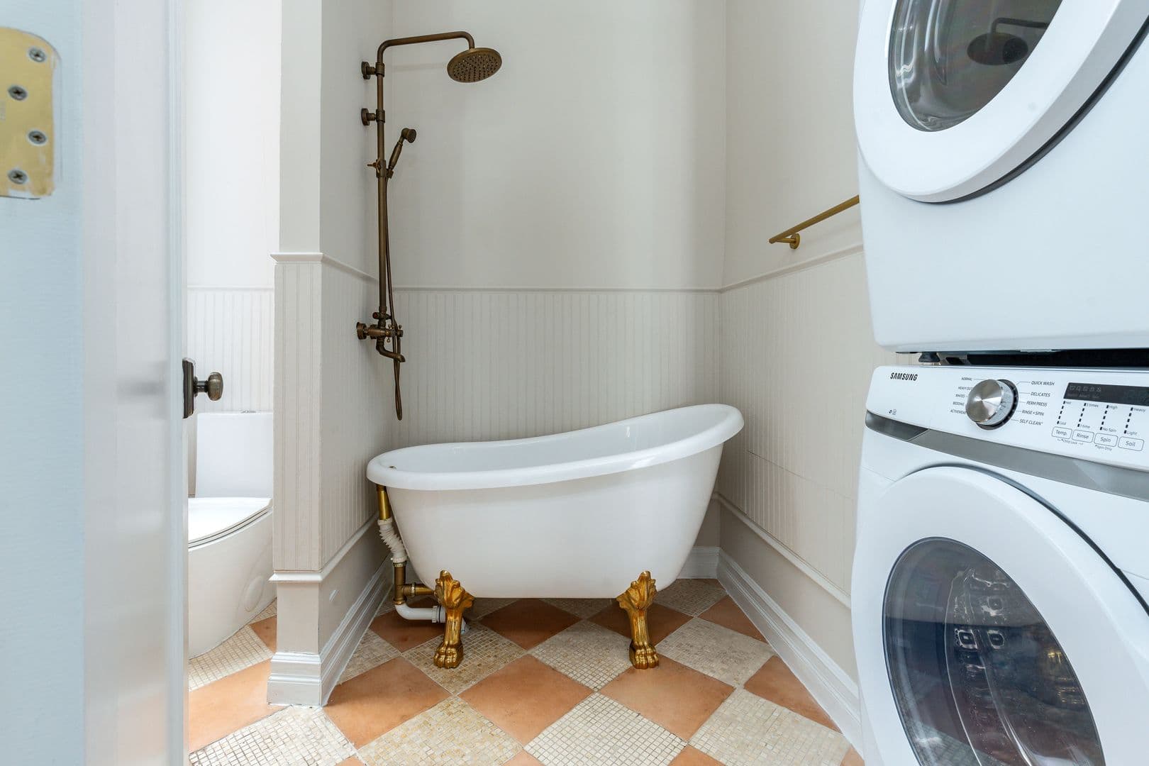 Philadelphia Apartment: 999 N 15th St