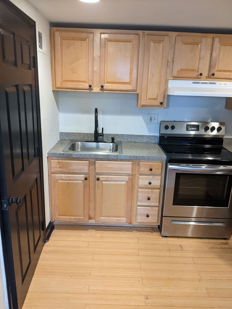 Philadelphia Apartment: 641 N 15th ST