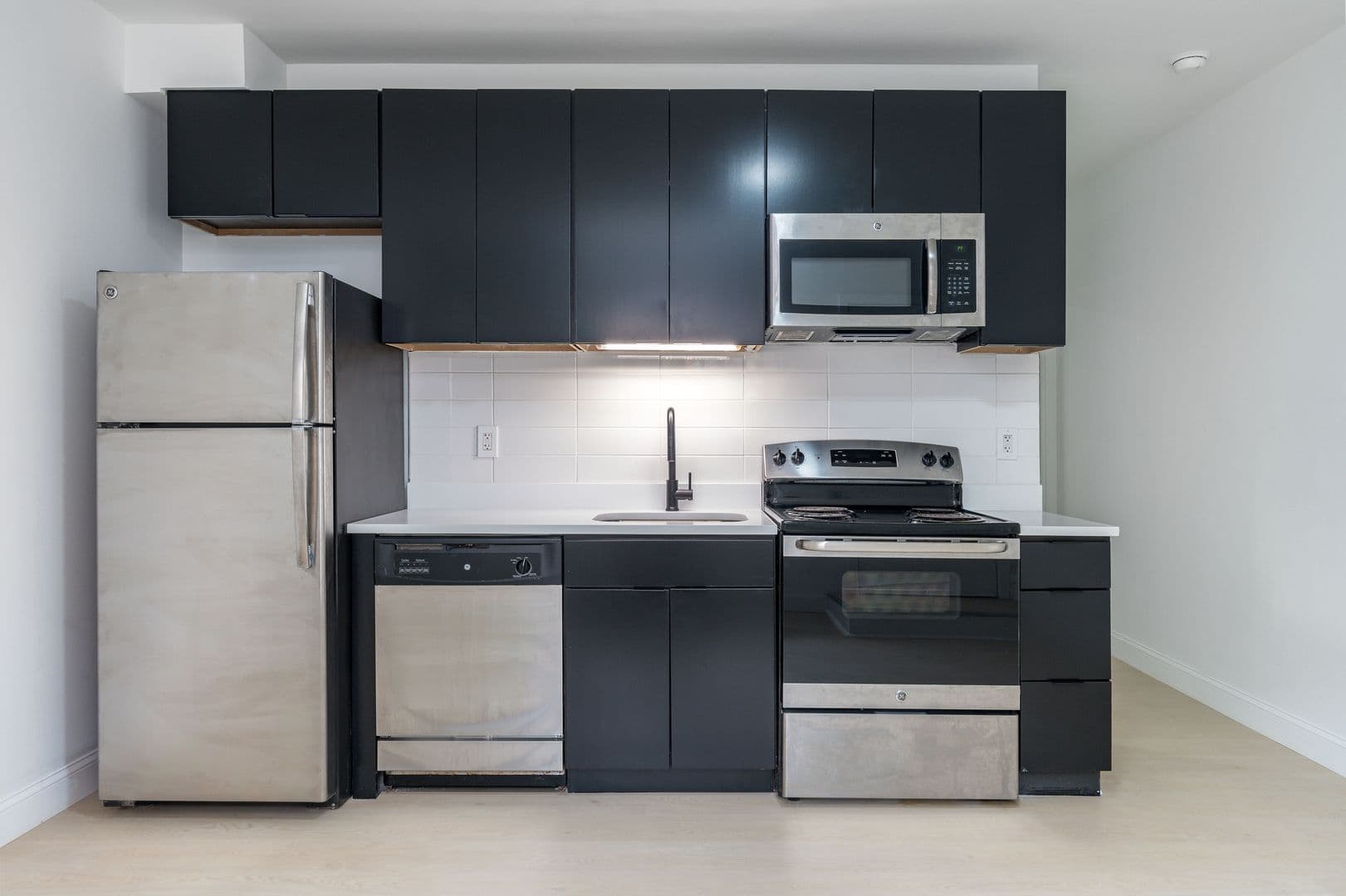 Philadelphia Apartment: 3003 W Glenwood Ave