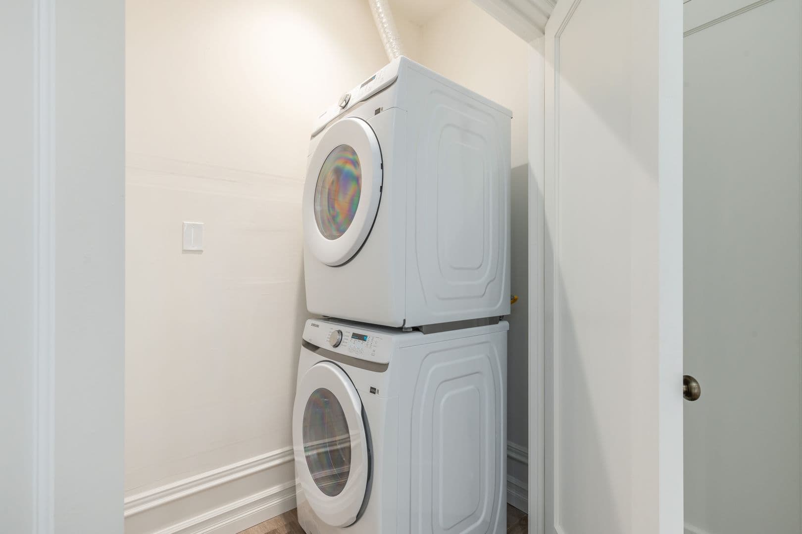 Philadelphia Apartment: 999 N 15th St