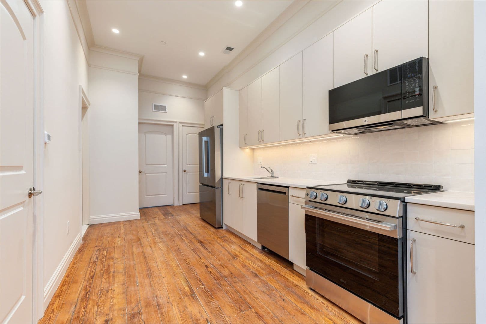 Philadelphia Apartment: 814 North Broad Street
