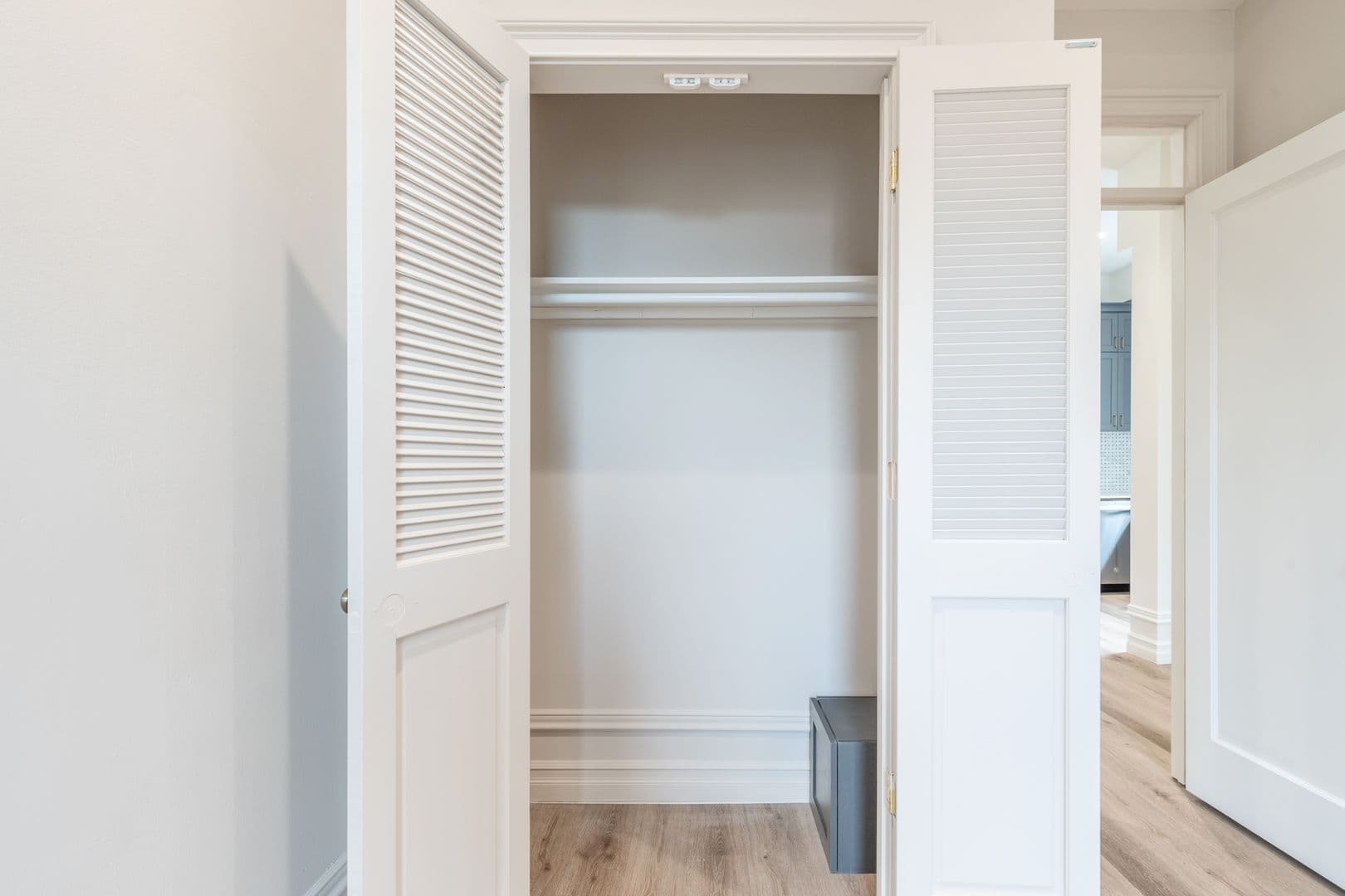 Philadelphia Apartment: 999 N 15th St