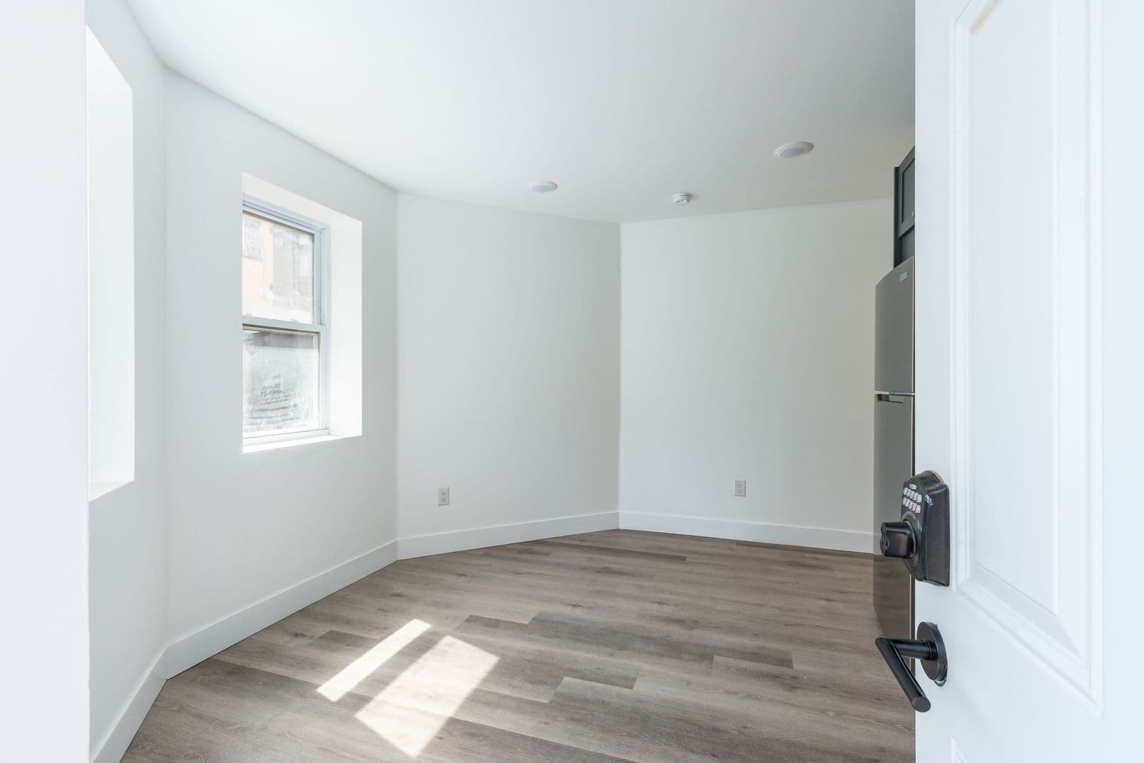 Philadelphia Apartment: 999 N 15th St