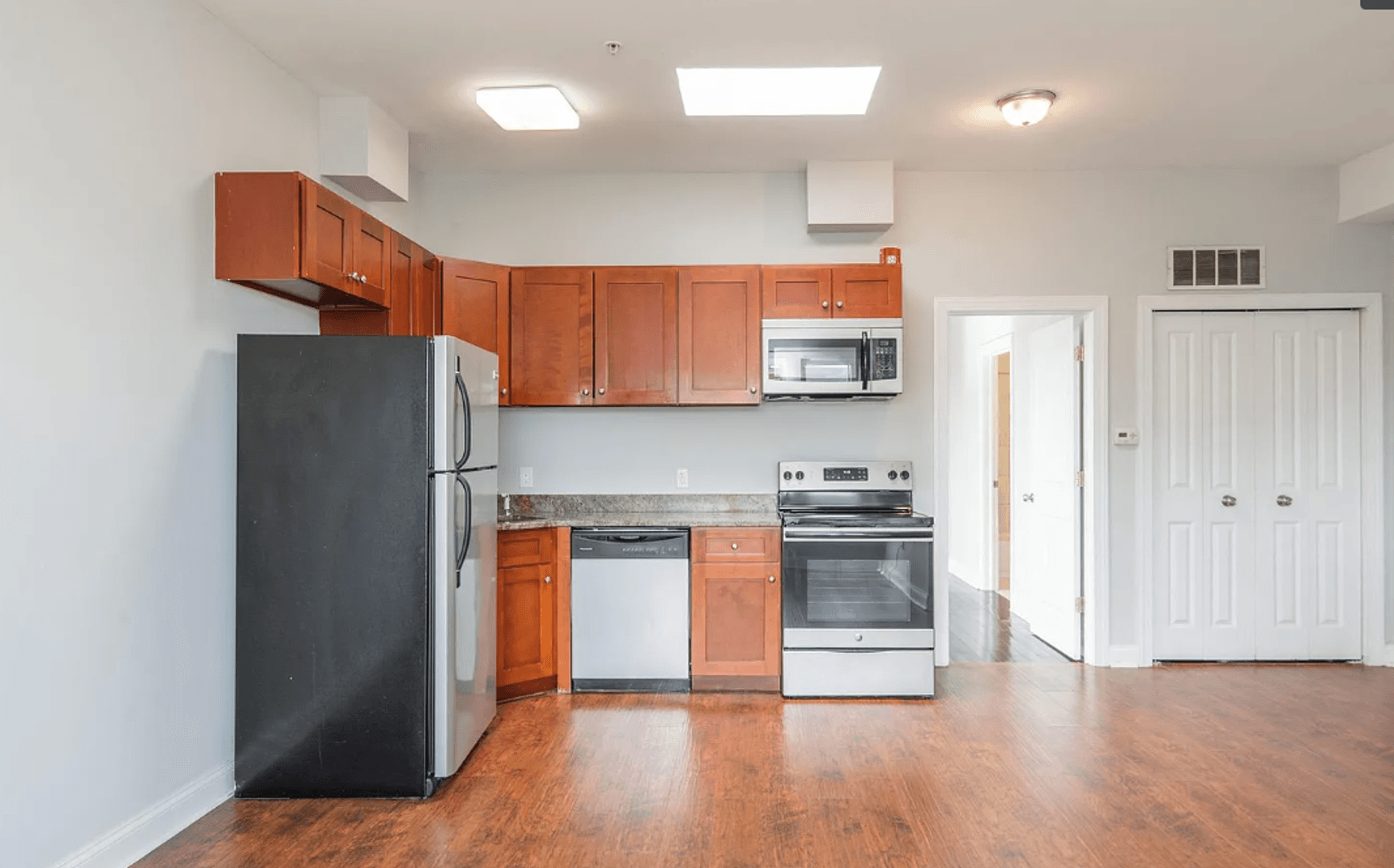 Philadelphia Apartment: 1707 Master Street