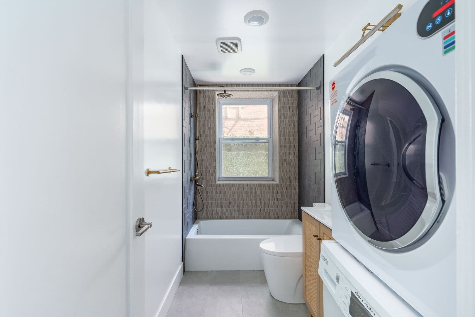 Philadelphia Apartment: 999 N 15th St