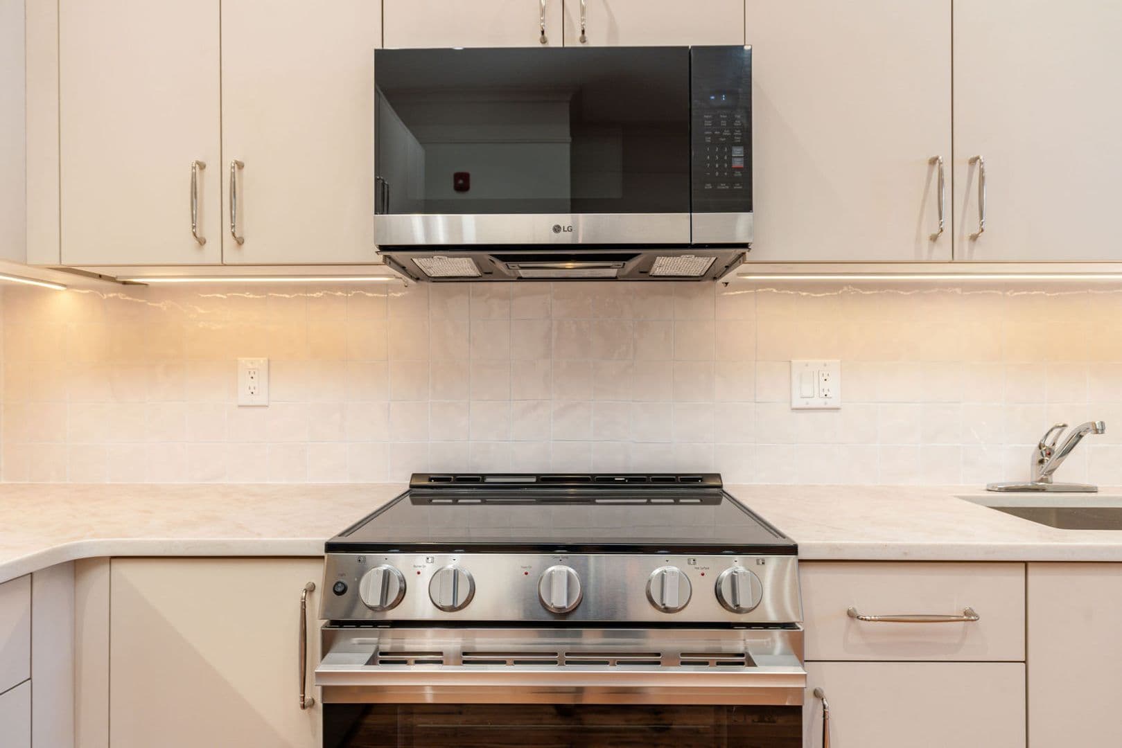Philadelphia Apartment: 814 North Broad Street