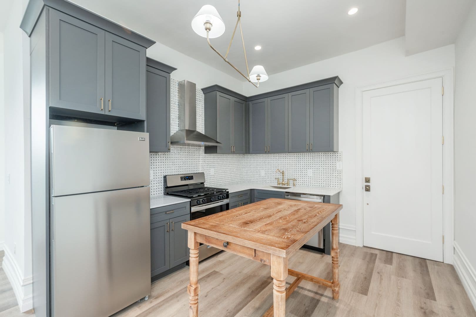 Philadelphia Apartment: 999 N 15th St
