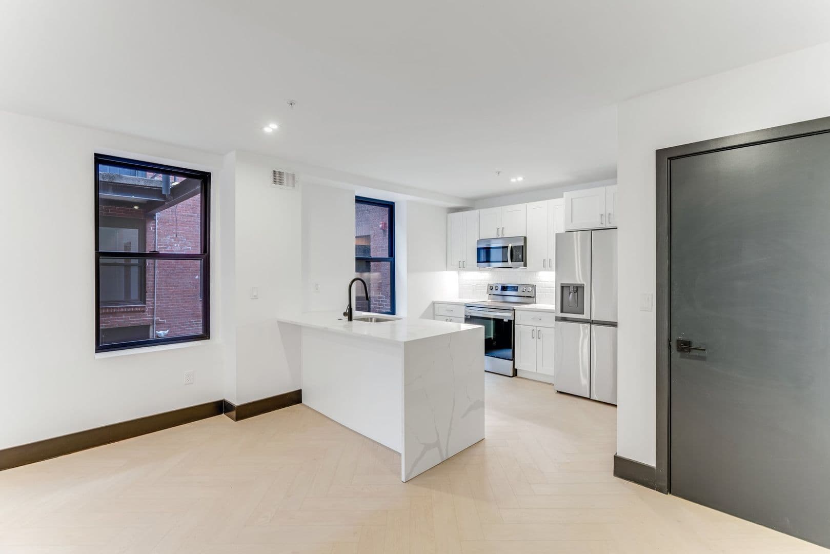 Philadelphia Apartment: 643-645 North 15th Street