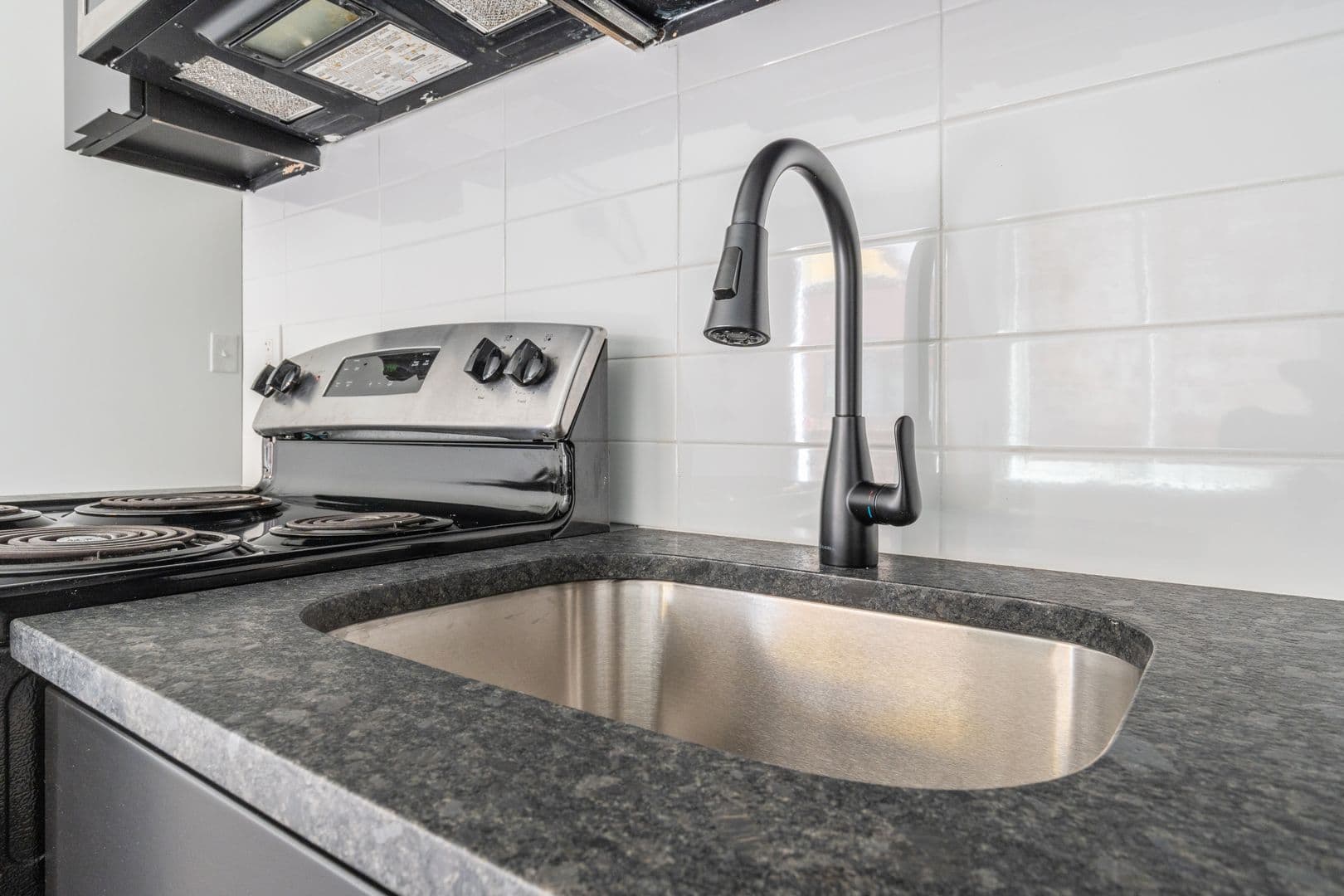 Philadelphia Apartment: 3003 W Glenwood Ave