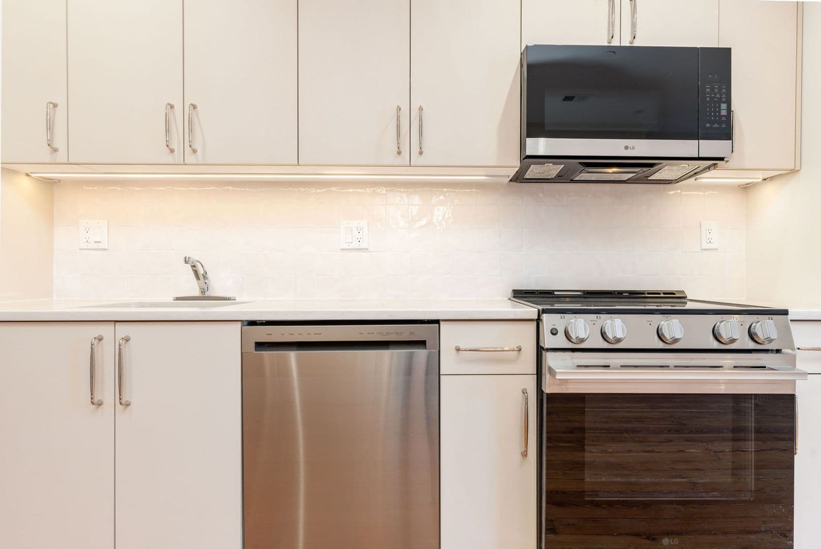 Philadelphia Apartment: 814 North Broad Street
