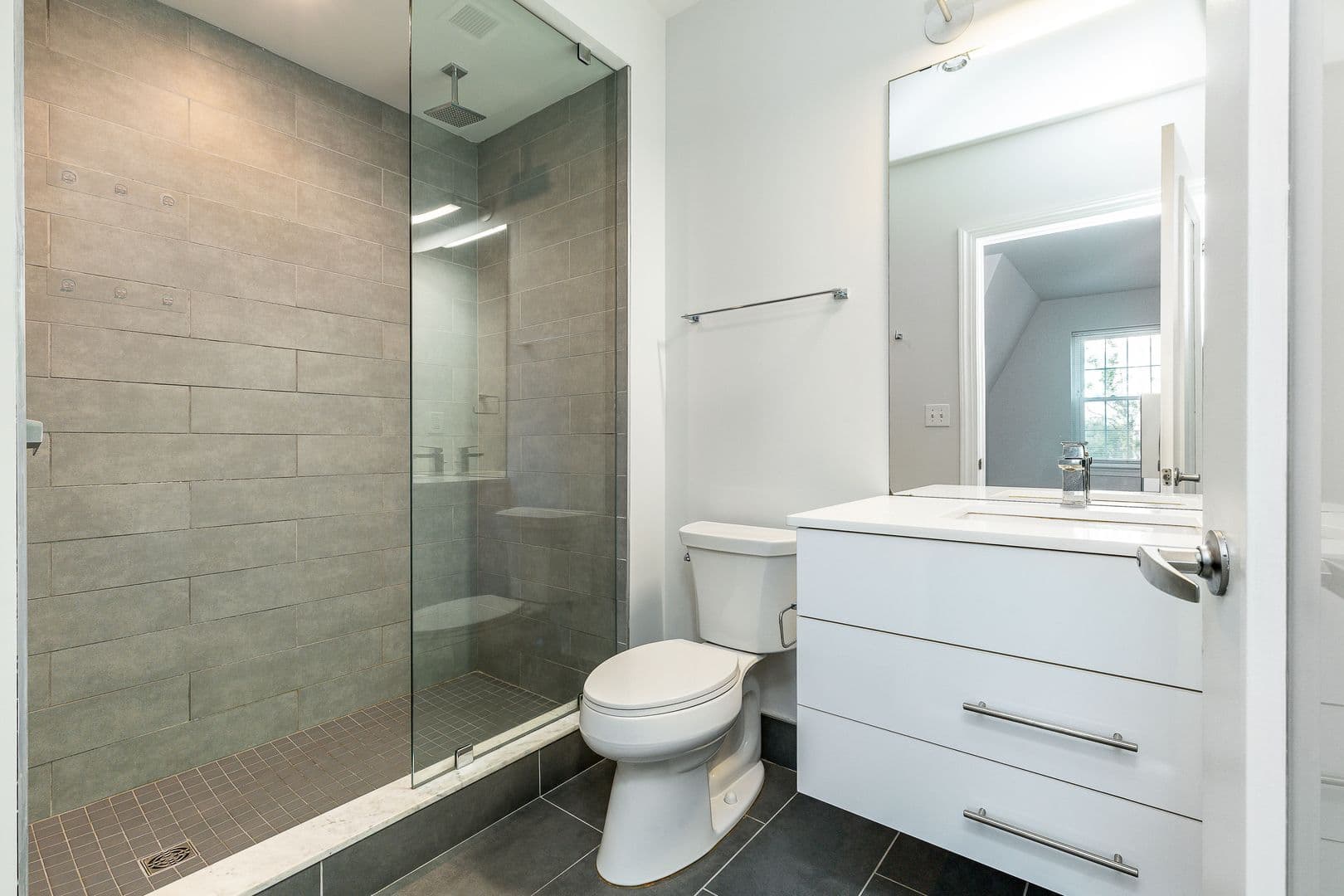 Penn Wynne Apartment: 18 E Lancaster Ave