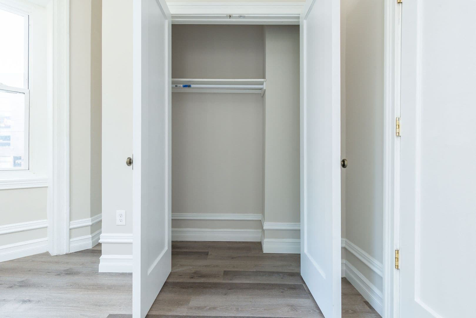 Philadelphia Apartment: 999 N 15th St