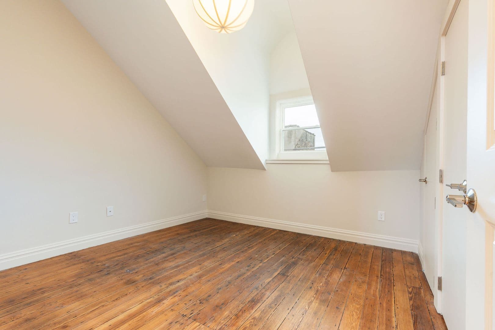 Philadelphia Apartment: 814 North Broad Street