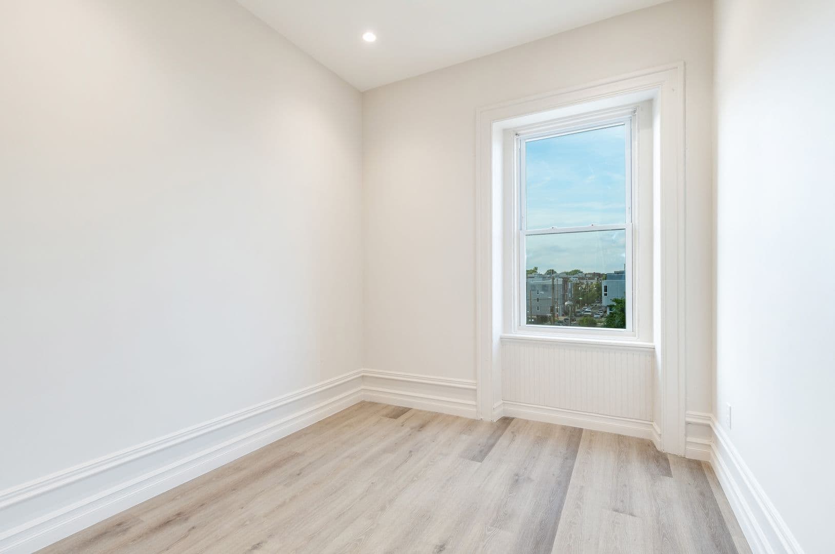 Philadelphia Apartment: 999 N 15th St