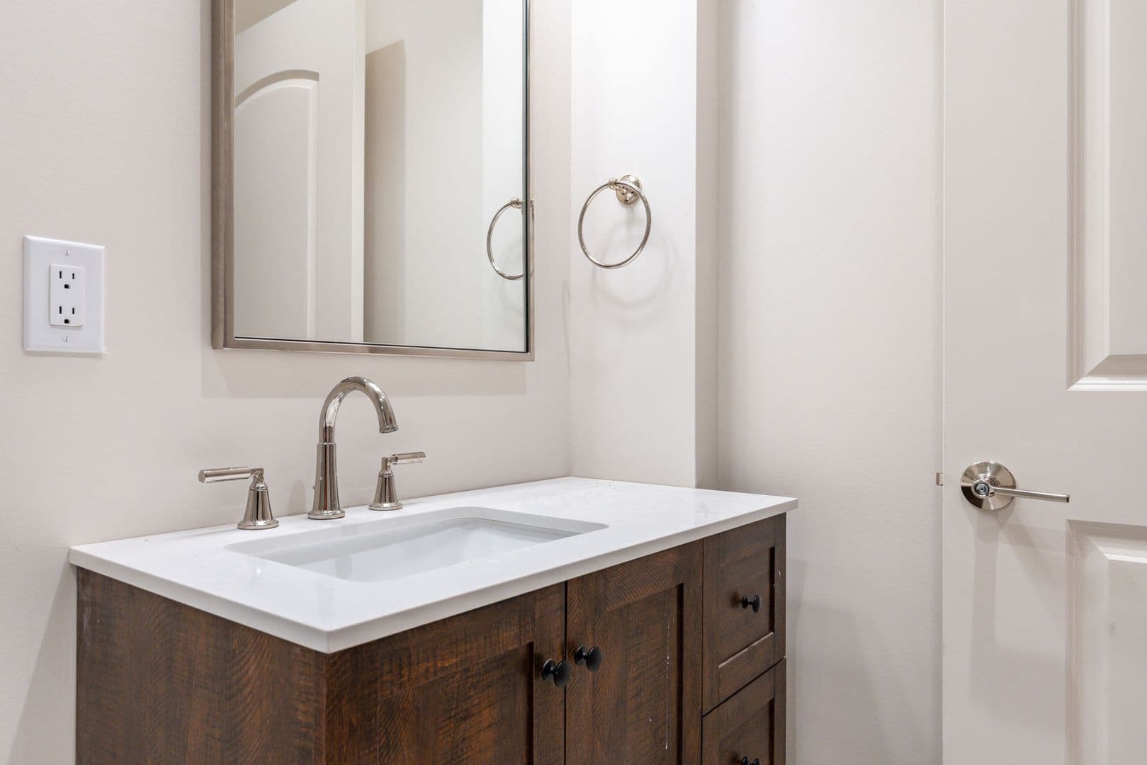 Philadelphia Apartment: 814 North Broad Street