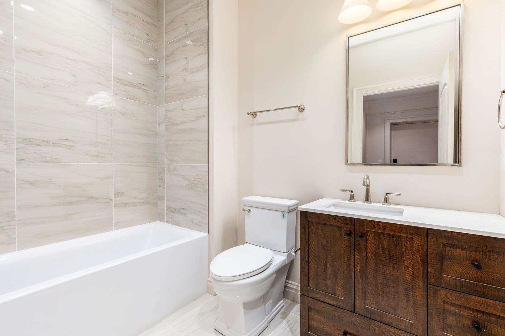 Philadelphia Apartment: 814 North Broad Street