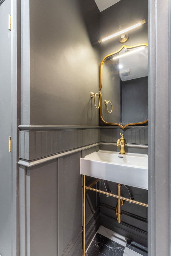 Philadelphia Apartment: 999 N 15th St