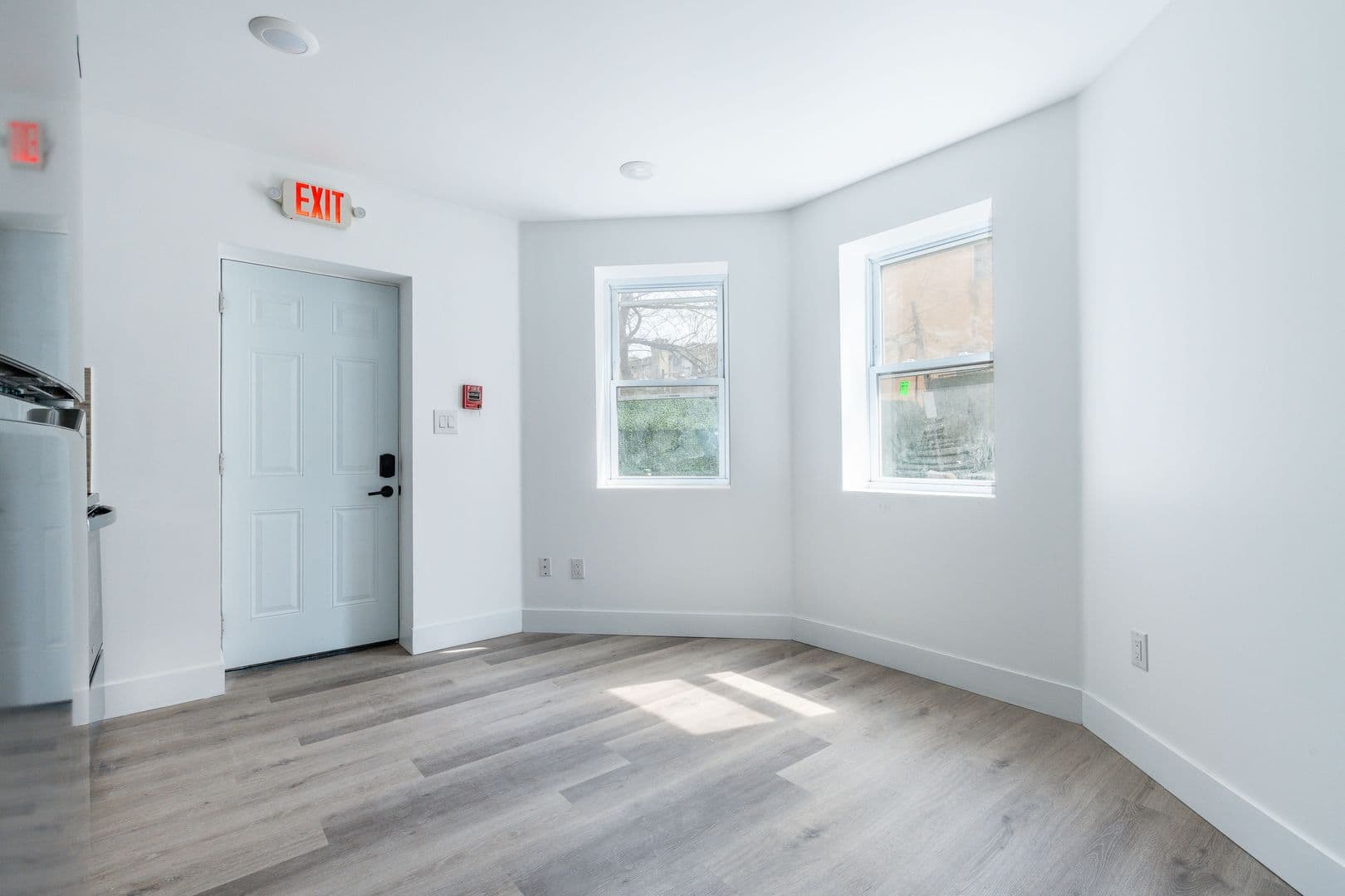 Philadelphia Apartment: 999 N 15th St
