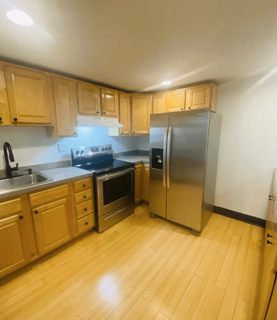 Philadelphia Apartment: 641 N 15th ST