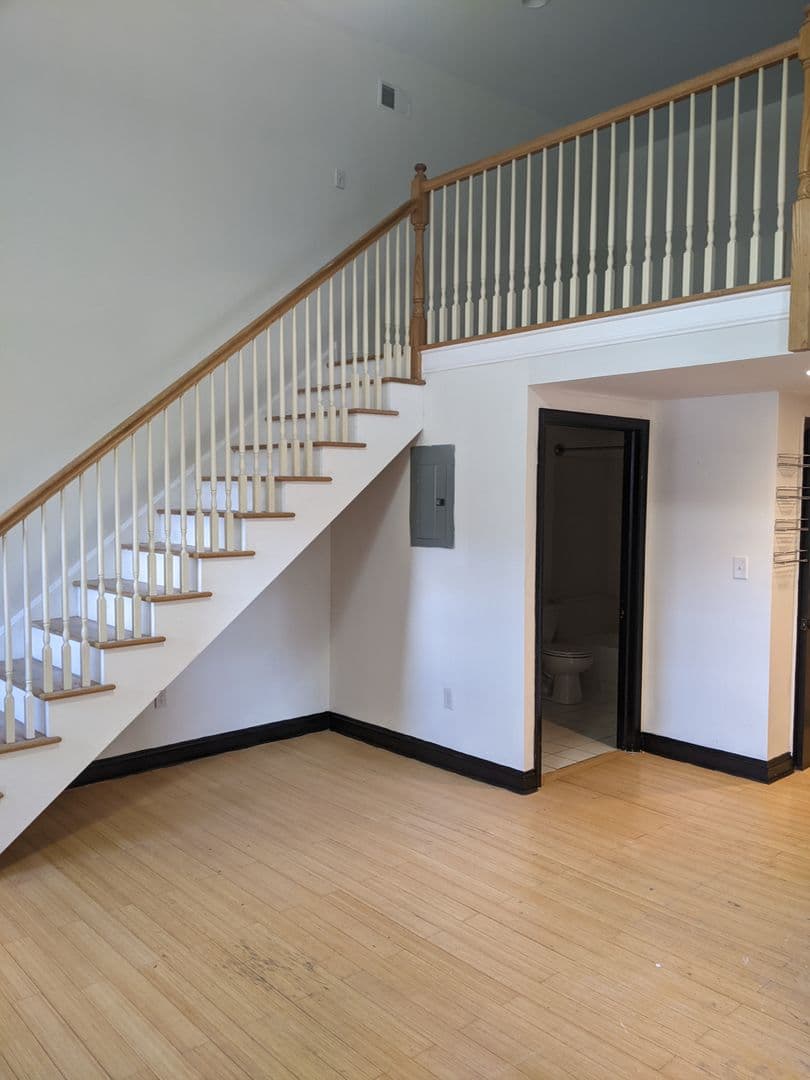 Philadelphia Apartment: 641 N 15th ST