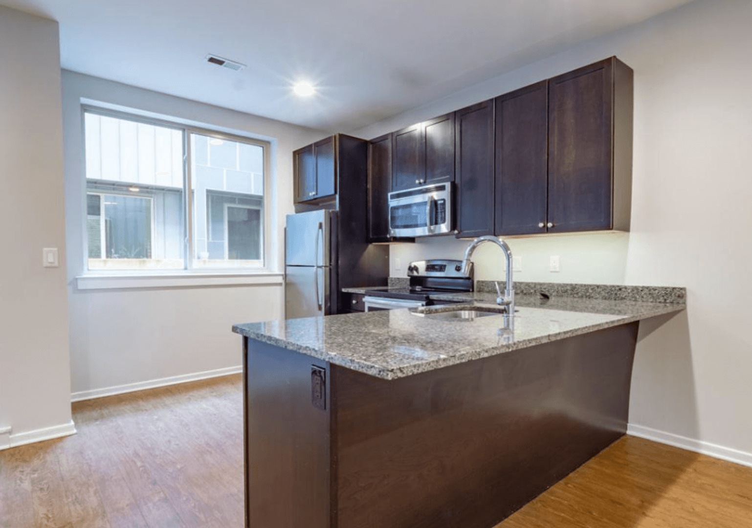 Philadelphia Townhome: 1221 Mt Vernon St