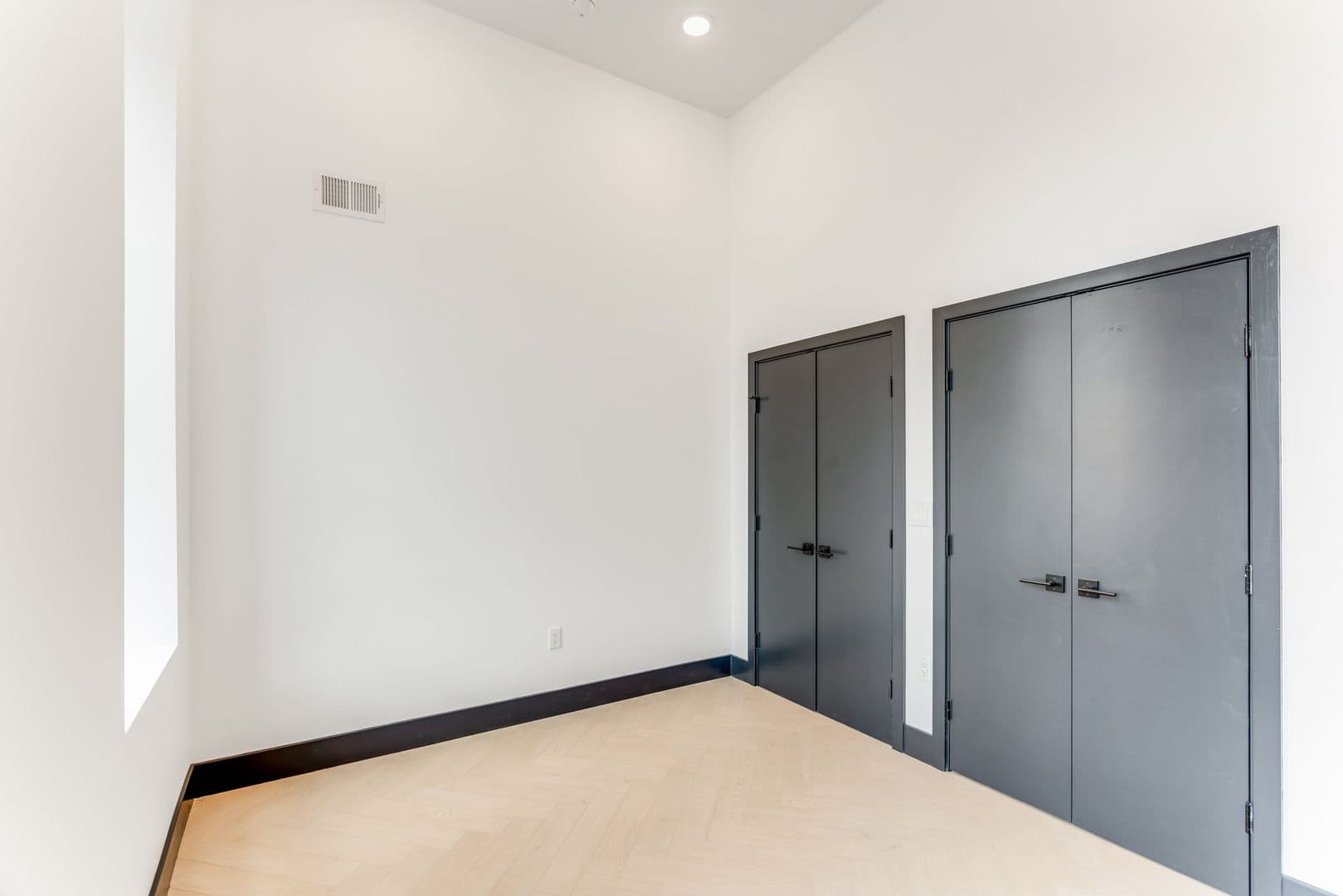 Philadelphia Apartment: 643-645 North 15th Street