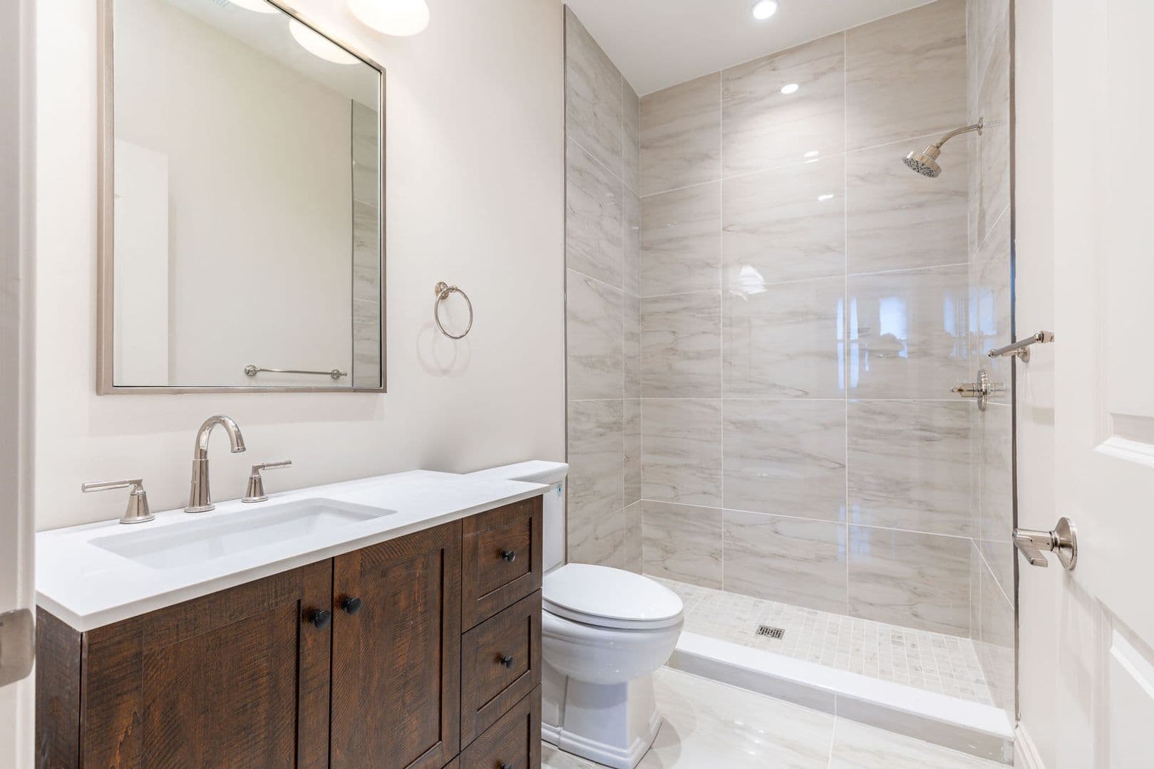 Philadelphia Apartment: 814 North Broad Street