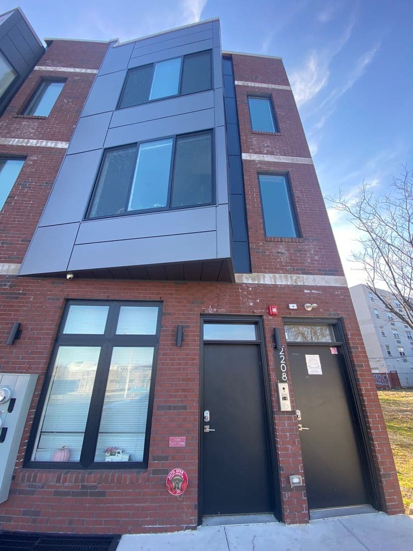 Philadelphia Apartment: 2206-2208 Ridge Ave