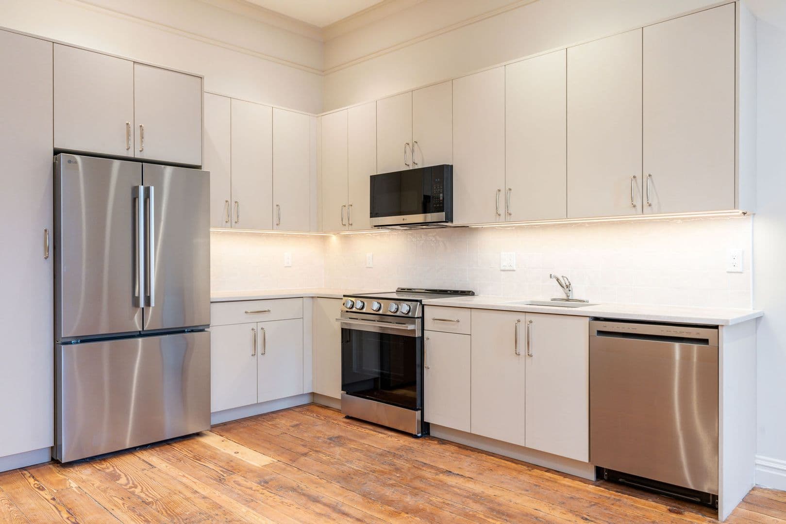 Philadelphia Apartment: 814 North Broad Street
