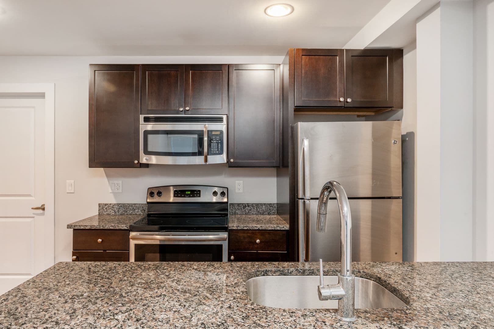 Philadelphia Townhome: 1221 Mt Vernon St