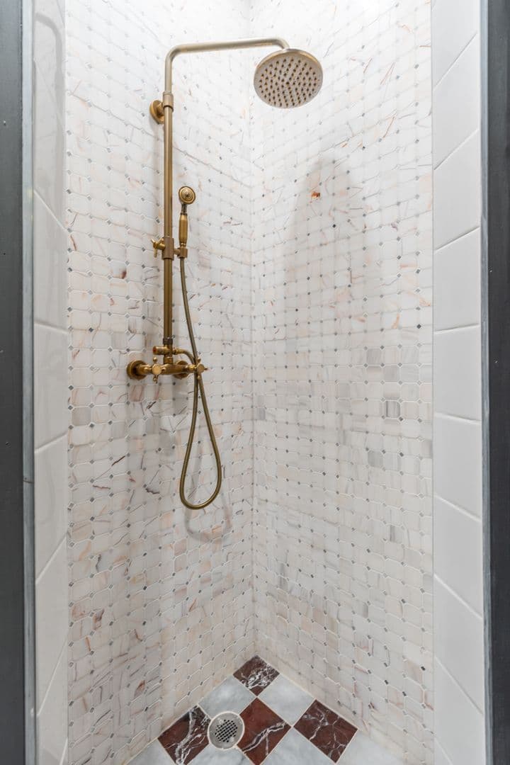 Philadelphia Apartment: 999 N 15th St