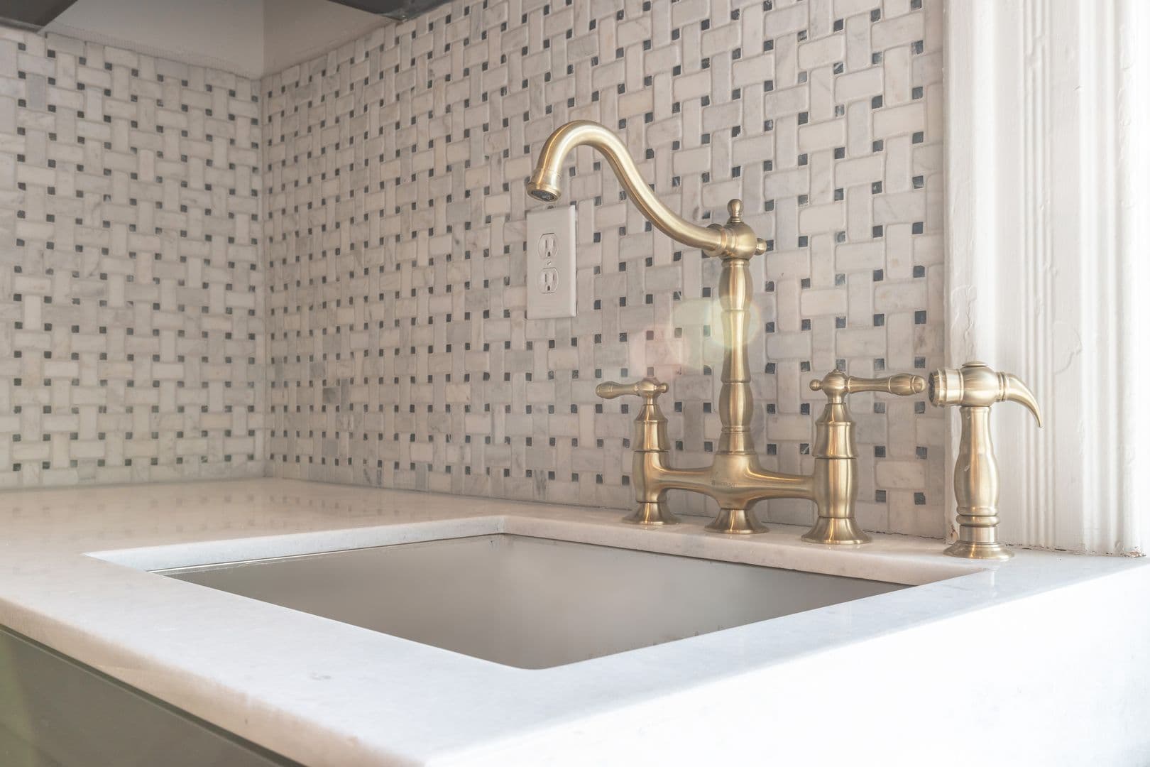 Philadelphia Apartment: 999 N 15th St
