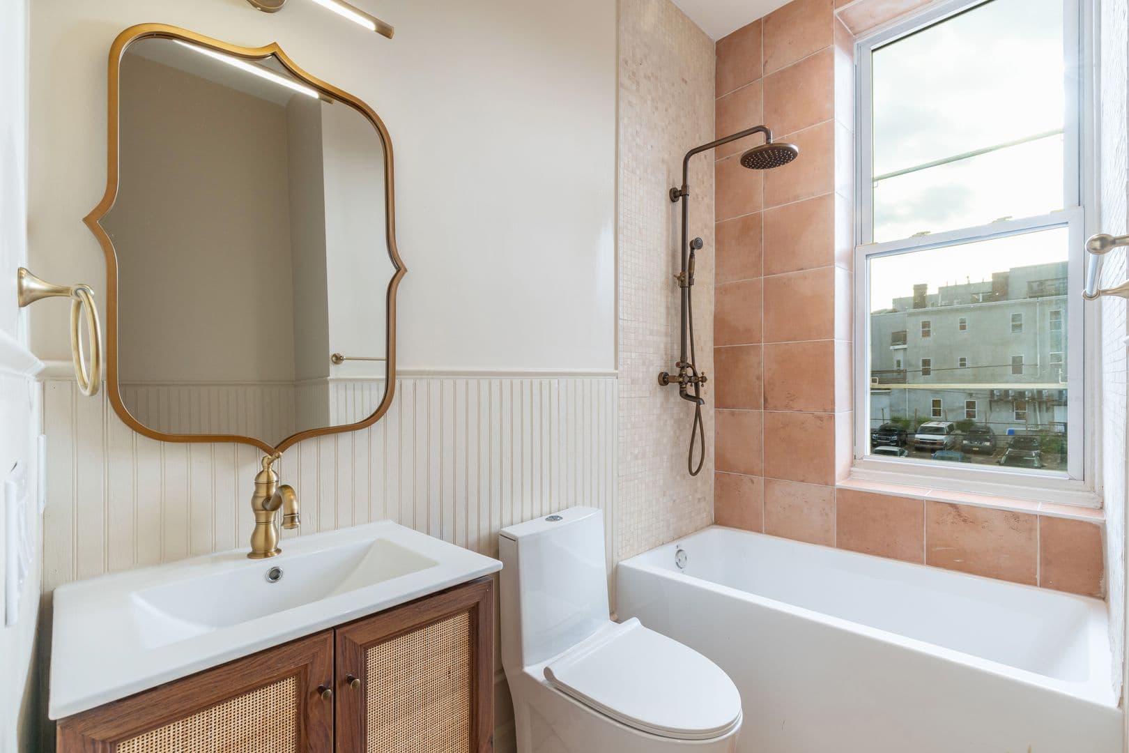 Philadelphia Apartment: 999 N 15th St