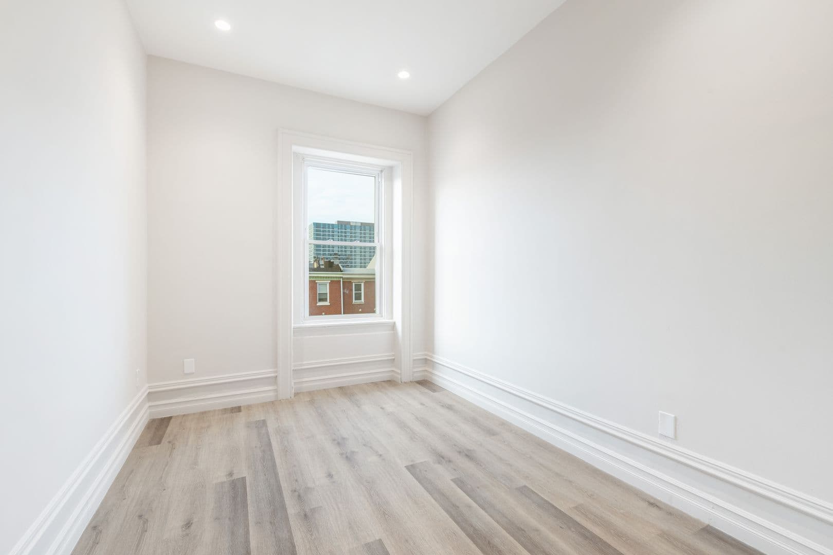 Philadelphia Apartment: 999 N 15th St