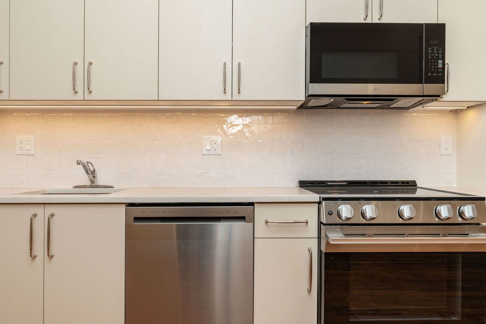 Philadelphia Apartment: 814 North Broad Street