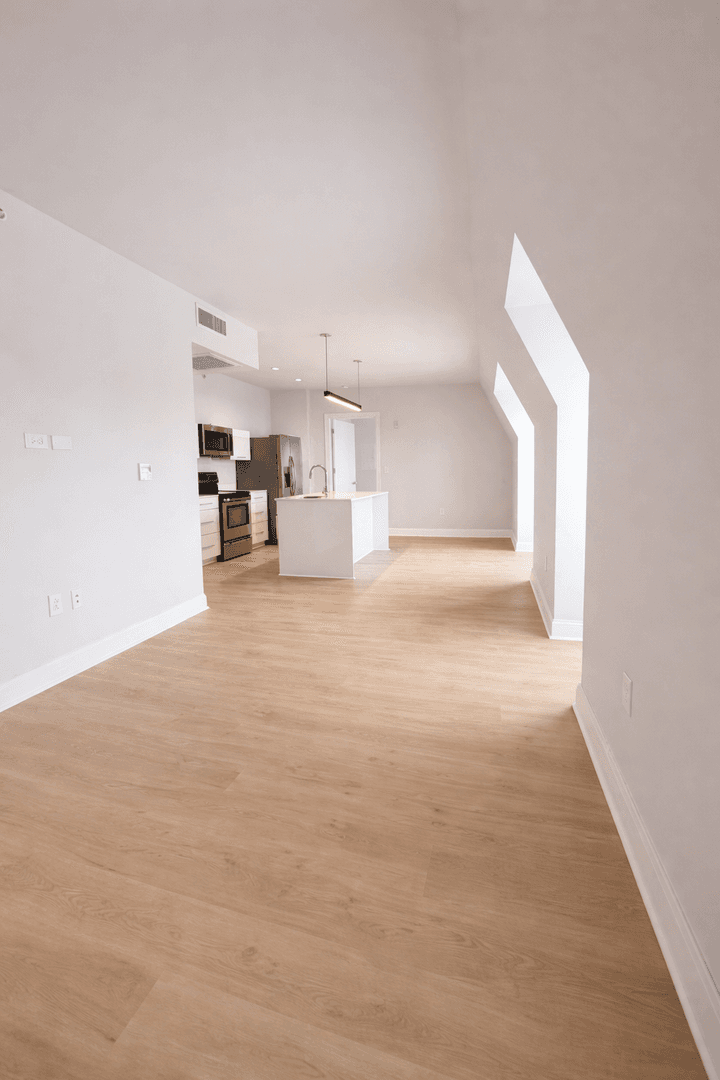 Penn Wynne Apartment: 18 E Lancaster Ave