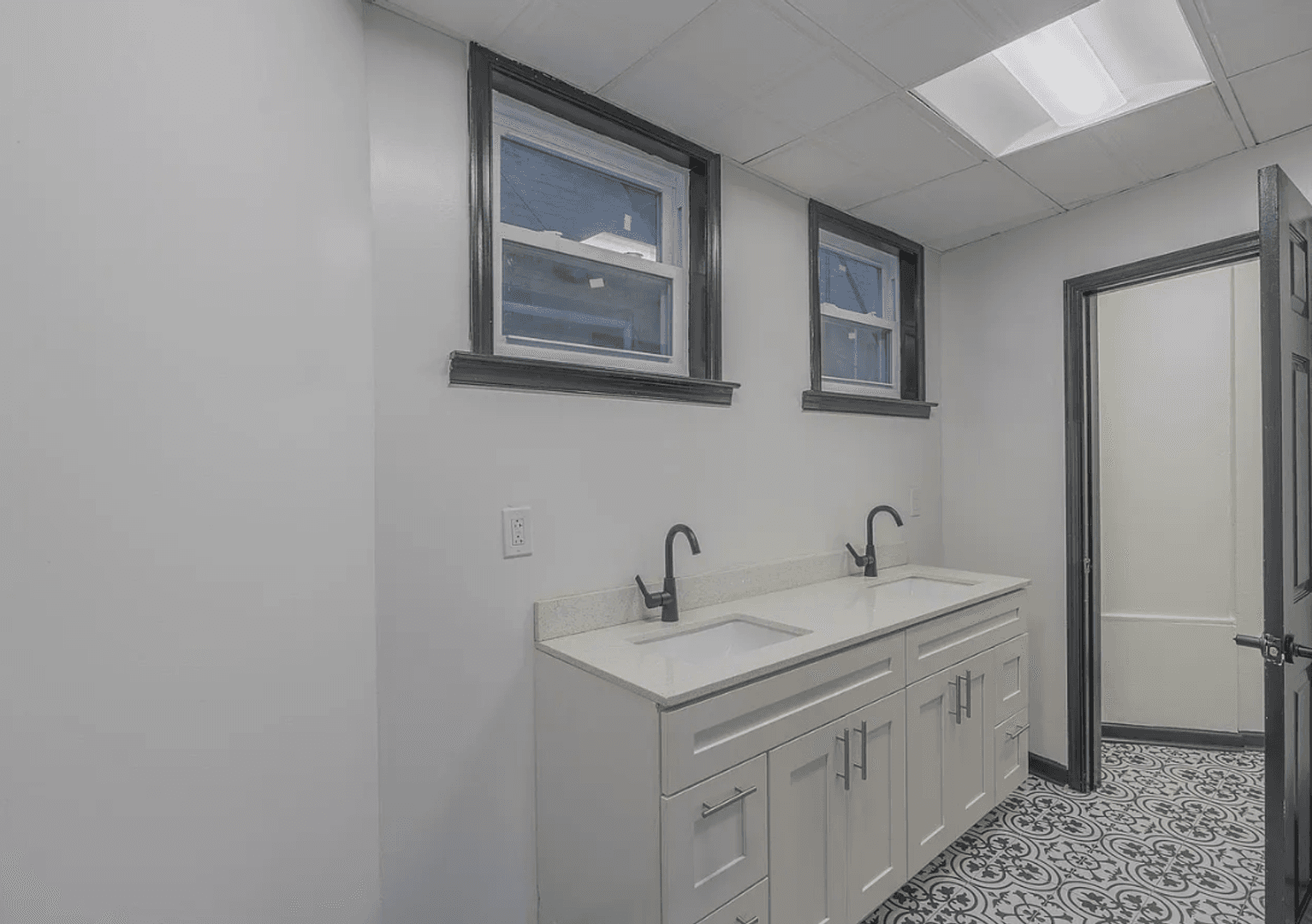 Philadelphia Apartment: 814 North Broad Street