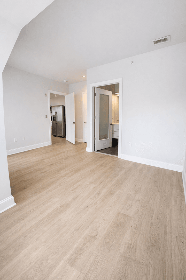 Penn Wynne Apartment: 18 E Lancaster Ave