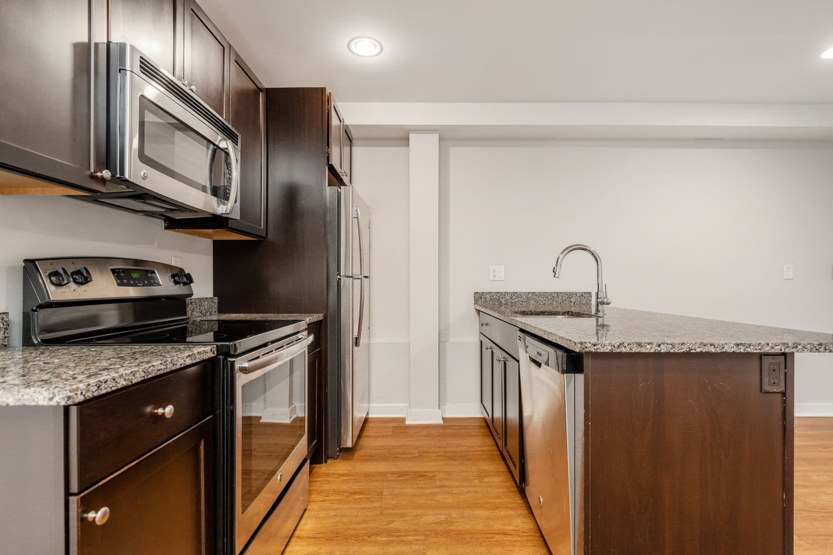 Philadelphia Townhome: 1221 Mt Vernon St