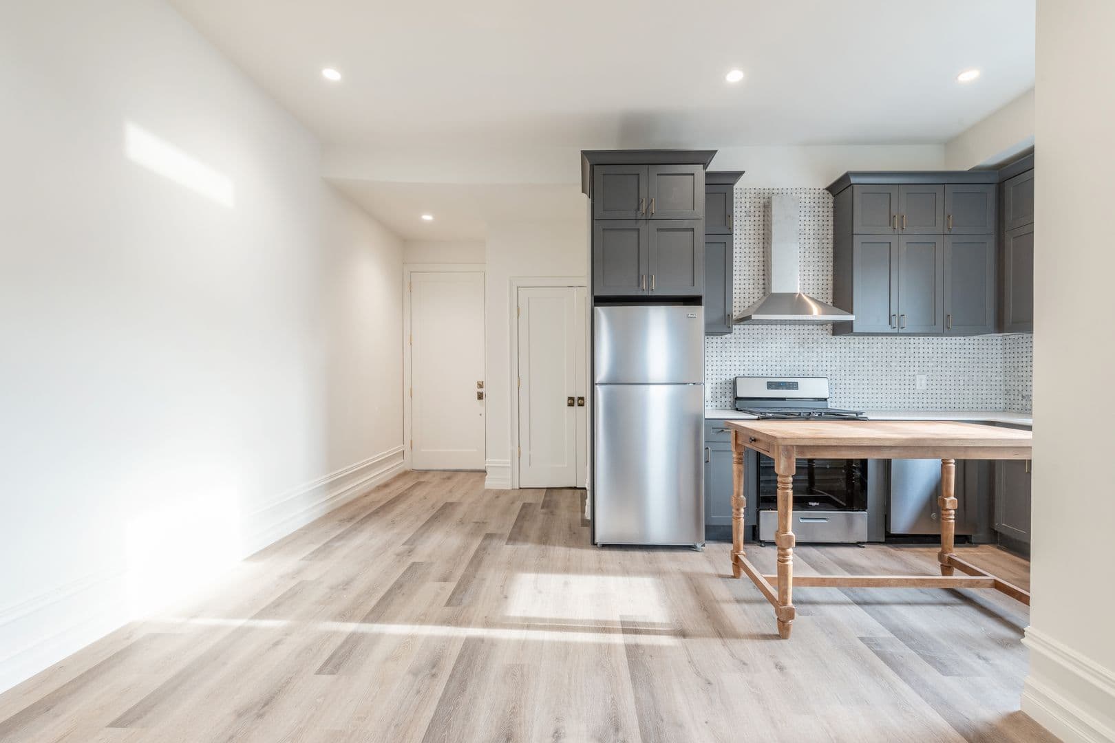 Philadelphia Apartment: 999 N 15th St