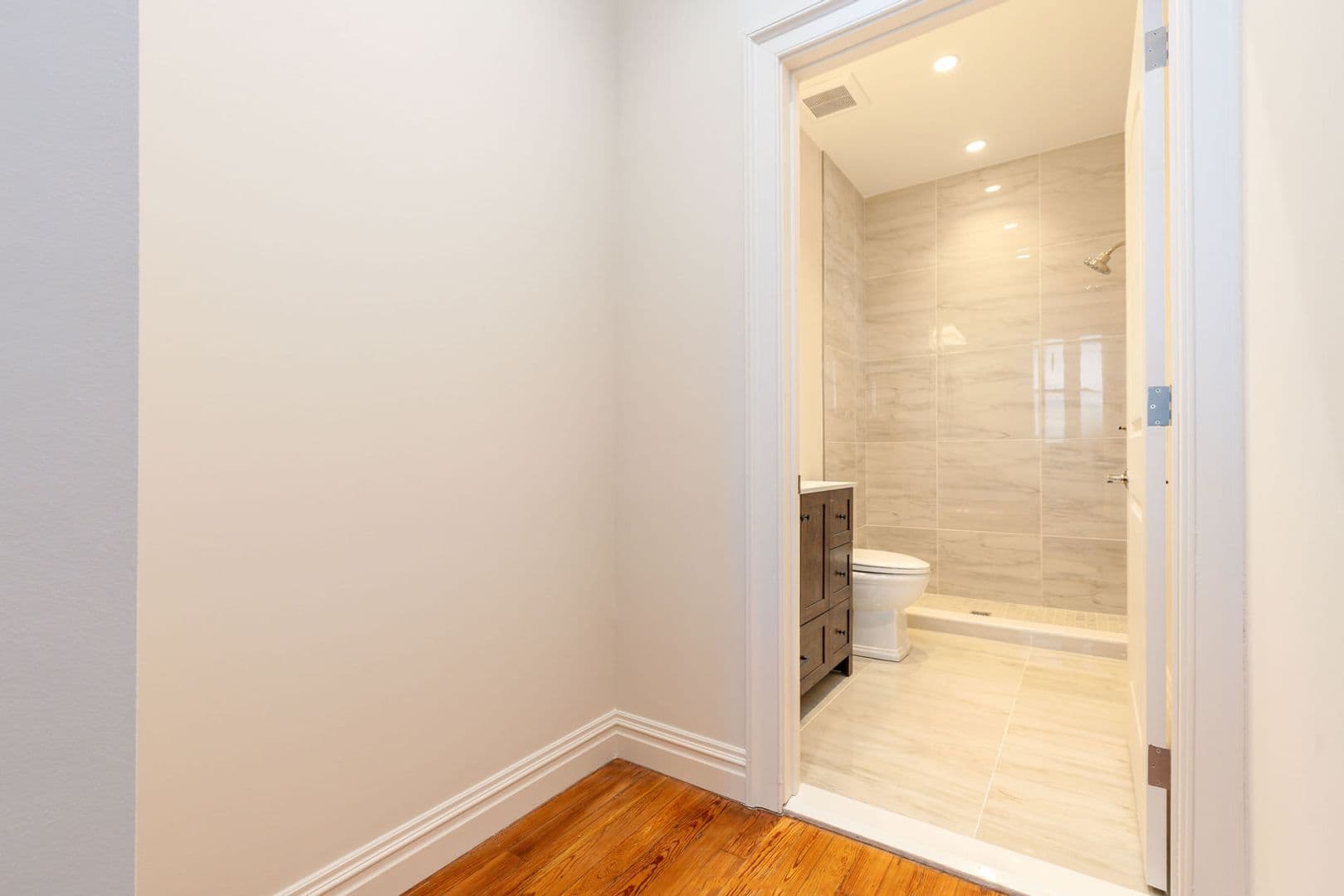 Philadelphia Apartment: 814 North Broad Street