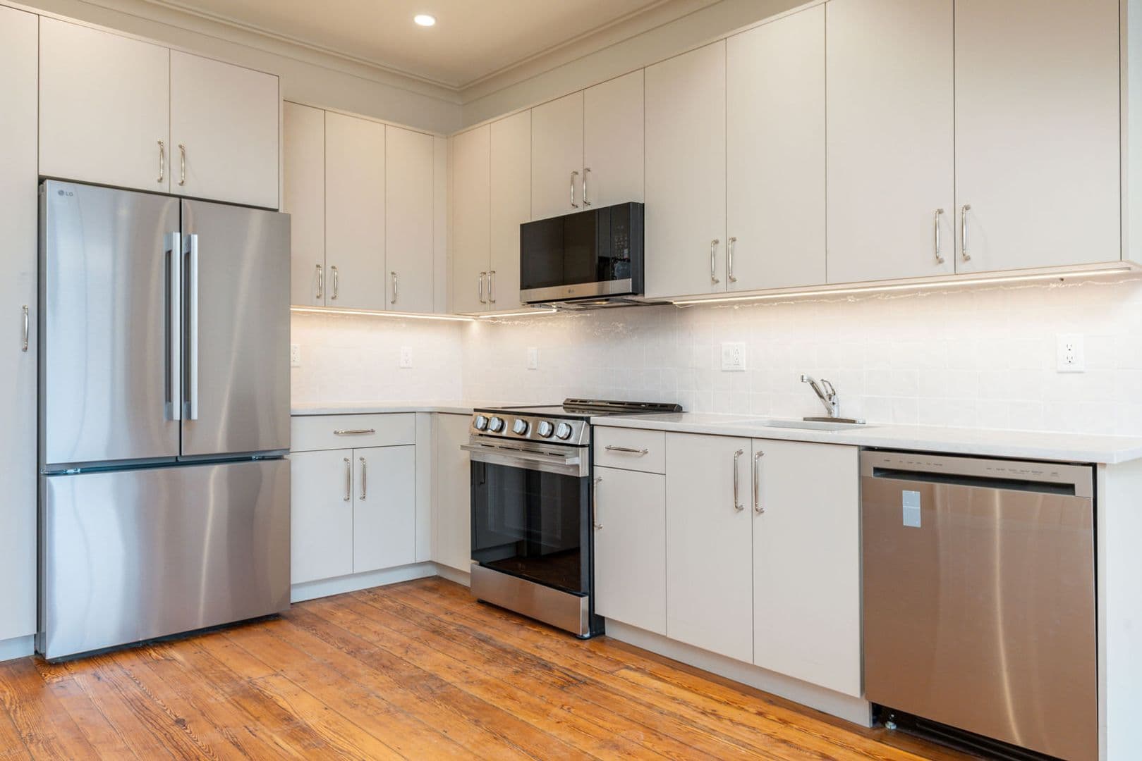 Philadelphia Apartment: 814 North Broad Street