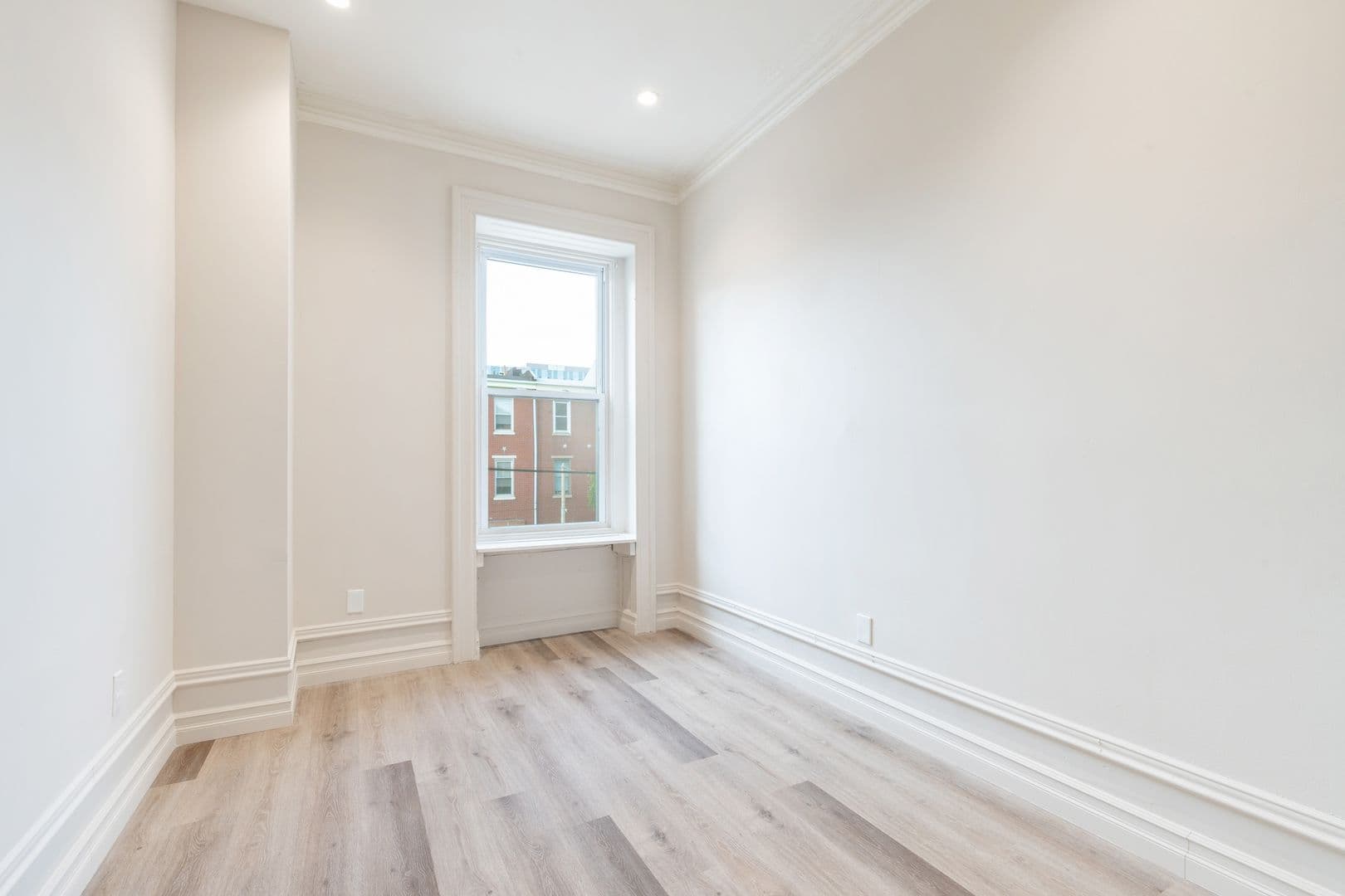 Philadelphia Apartment: 999 N 15th St