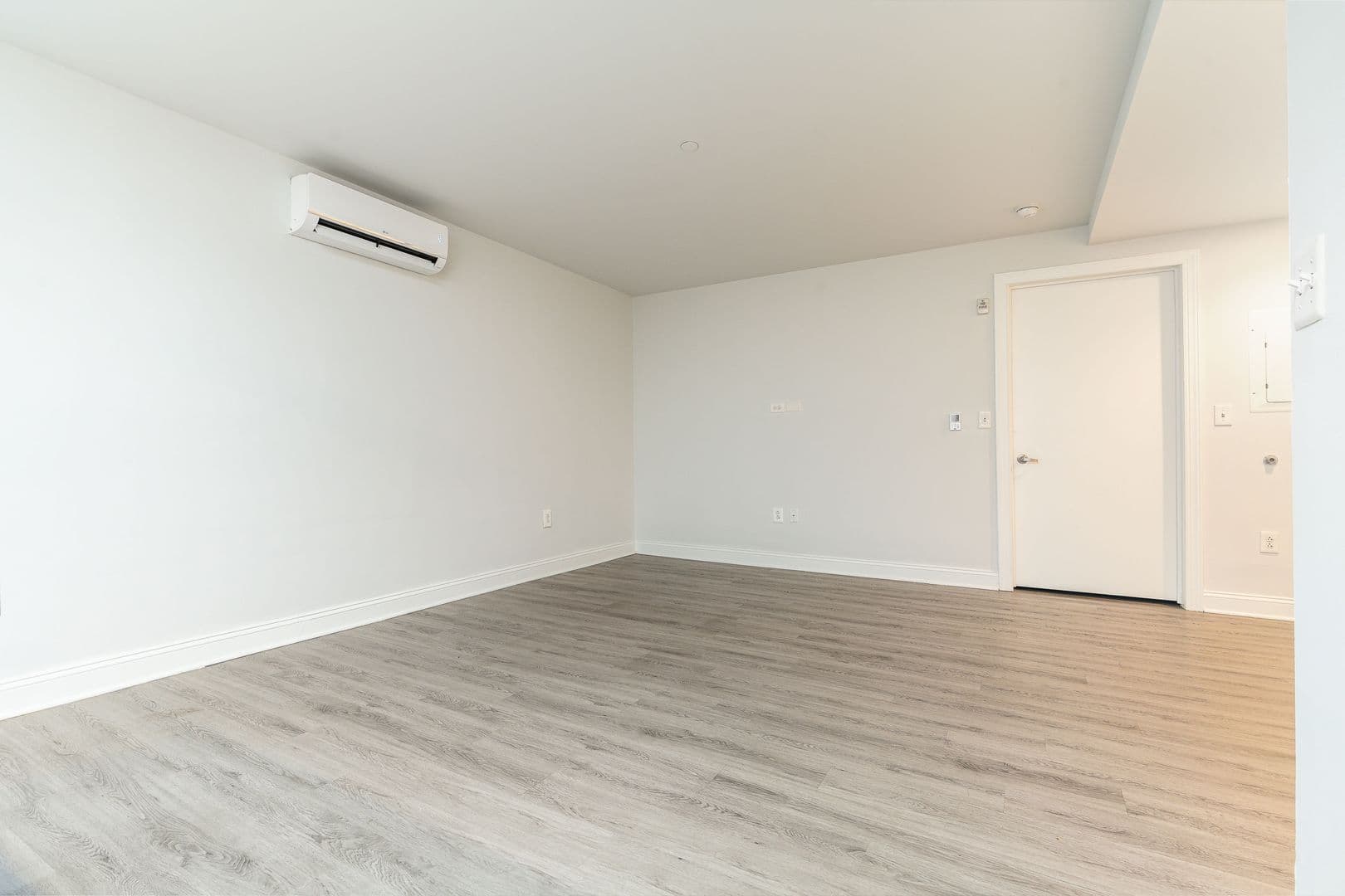 Penn Wynne Apartment: 18 E Lancaster Ave
