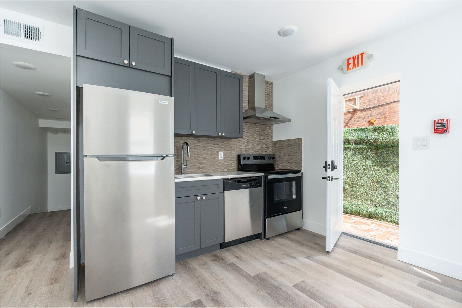 Philadelphia Apartment: 999 N 15th St