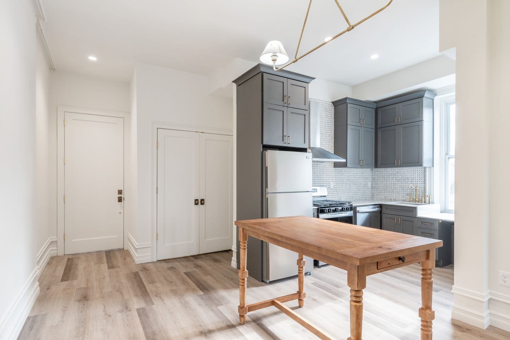 Philadelphia Apartment: 999 N 15th St