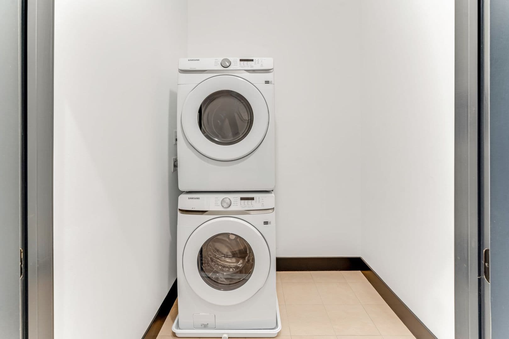 Philadelphia Apartment: 643-645 North 15th Street